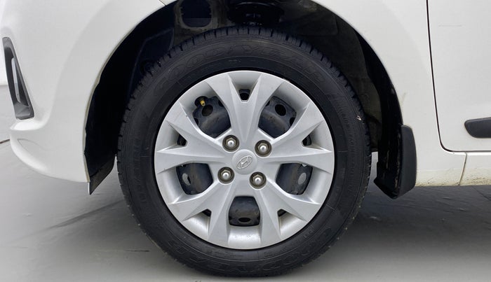 2016 Hyundai Grand i10 SPORTZ 1.2 KAPPA VTVT, CNG, Manual, 63,756 km, Left Front Wheel
