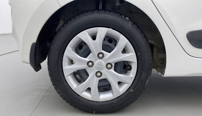 2016 Hyundai Grand i10 SPORTZ 1.2 KAPPA VTVT, CNG, Manual, 63,756 km, Right Rear Wheel