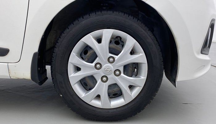 2016 Hyundai Grand i10 SPORTZ 1.2 KAPPA VTVT, CNG, Manual, 63,756 km, Right Front Wheel