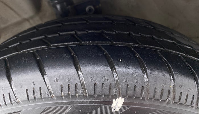 2018 Maruti Celerio ZXI D, Petrol, Manual, 90,932 km, Left Front Tyre Tread