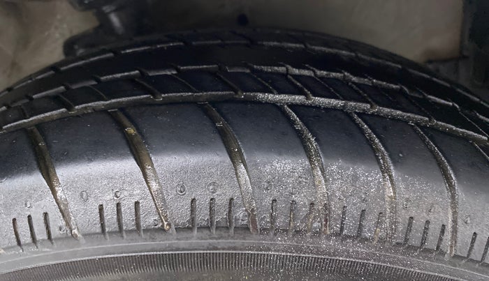 2018 Maruti Celerio ZXI D, Petrol, Manual, 90,932 km, Right Front Tyre Tread