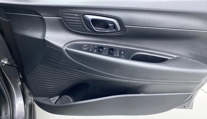 2021 Hyundai NEW I20 SPORTZ 1.2 MT, Petrol, Manual, 13,314 km, Driver Side Door Panels Control