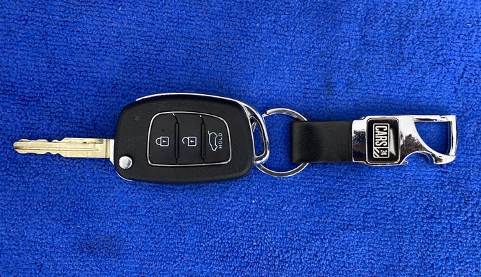 2021 Hyundai NEW I20 SPORTZ 1.2 MT, Petrol, Manual, 13,314 km, Key Close Up