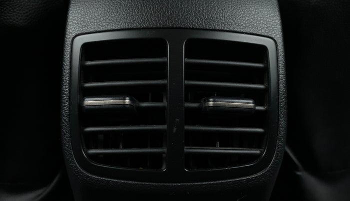2021 Hyundai NEW I20 SPORTZ 1.2 MT, Petrol, Manual, 13,314 km, Rear AC Vents