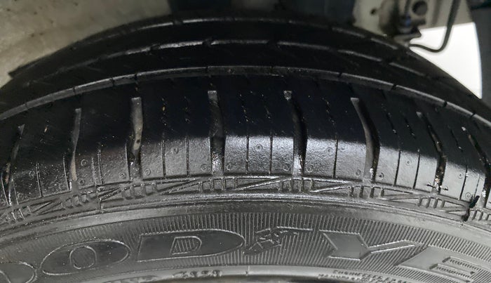 2018 Hyundai Grand i10 MAGNA 1.2 VTVT, Petrol, Manual, 46,094 km, Left Rear Tyre Tread