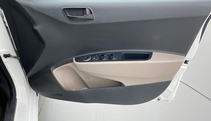 2018 Hyundai Grand i10 MAGNA 1.2 VTVT, Petrol, Manual, 46,094 km, Driver Side Door Panels Control