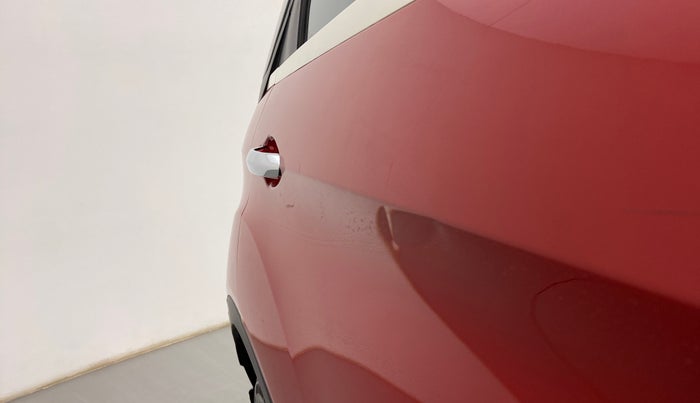 2018 Tata NEXON XZ PLUS PETROL DUAL TONE, Petrol, Manual, 38,137 km, Right rear door - Slightly dented