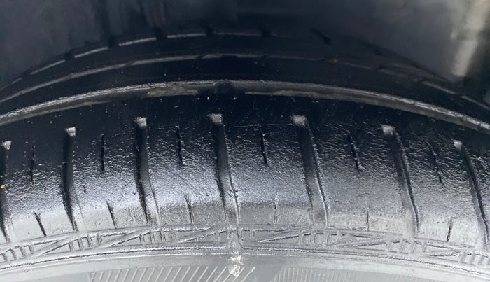 2018 Toyota YARIS J MT, Petrol, Manual, 19,785 km, Right Front Tyre Tread