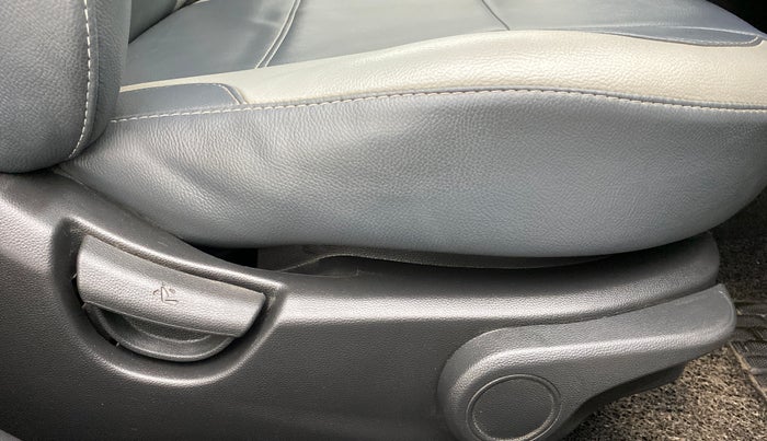 2018 Hyundai Xcent SX 1.2, Petrol, Manual, 51,934 km, Driver Side Adjustment Panel