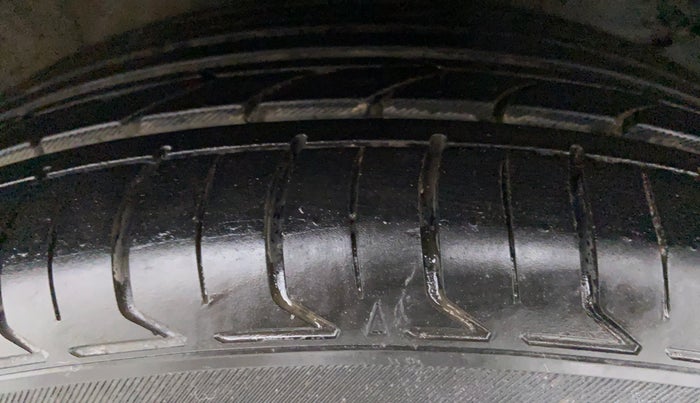 2017 Honda WR-V 1.2 i-VTEC VX MT, Petrol, Manual, 66,933 km, Right Front Tyre Tread