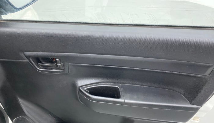 2020 Maruti S PRESSO VXI+, Petrol, Manual, 46,812 km, Right front window switch / handle - Power window makes minor noise