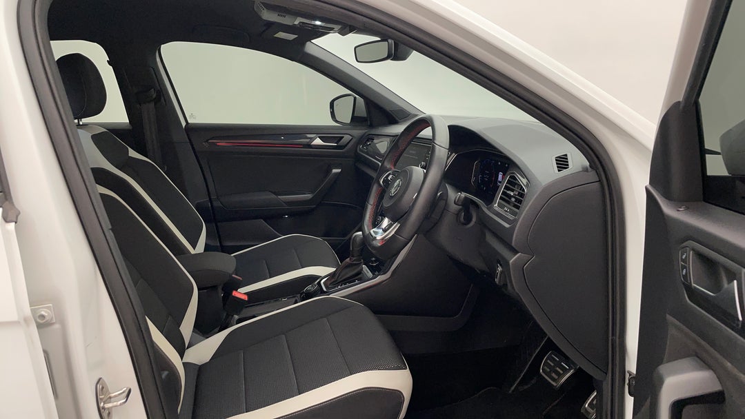 2020 Volkswagen T-roc 140tsi Sport, Automatic, 55145 km, Right Side Front Door Cabin View