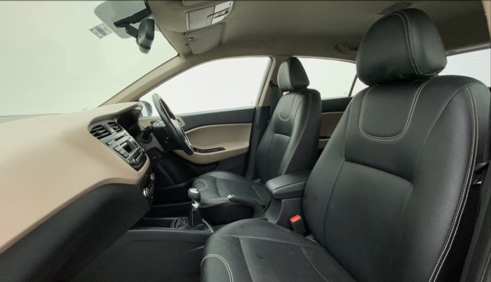 2015 Hyundai Elite i20 SPORTZ 1.2, Petrol, Manual, 70,095 km, Right Side Front Door Cabin