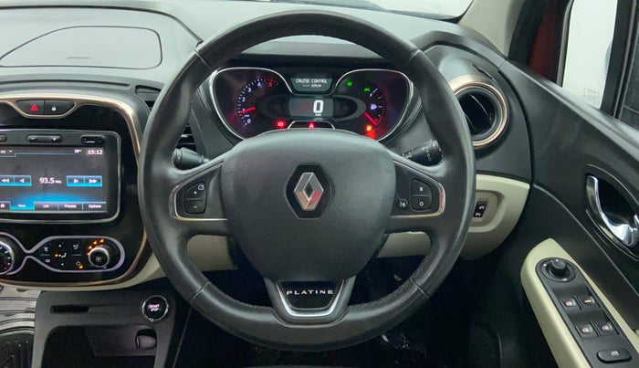 2017 Renault Captur PLATINE DUAL TONE, Diesel, Manual, 27,684 km, Steering Wheel Close-up