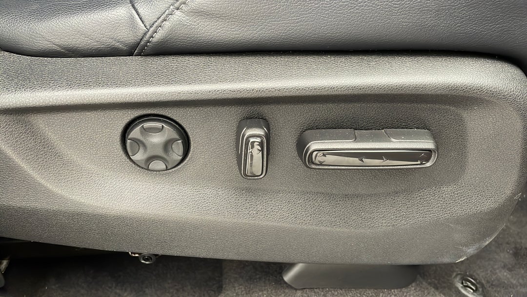 2020 Honda CR-V Vti-lx (awd), Automatic, 17415 km, Drivers Side Adjustment Panel