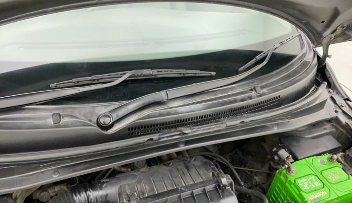 2011 Hyundai i10 SPORTZ 1.2, Petrol, Manual, 76,894 km, Bonnet (hood) - Cowl vent panel has minor damage