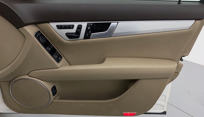 2013 Mercedes Benz C Class C 220 CDI AVANTGARDE, Diesel, Automatic, 88,866 km, Driver Side Door Panels Control