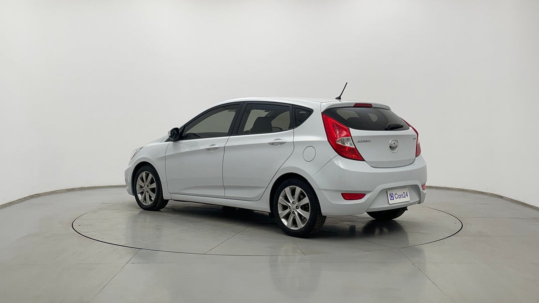 Left Back Diagonal (45- Degree) View