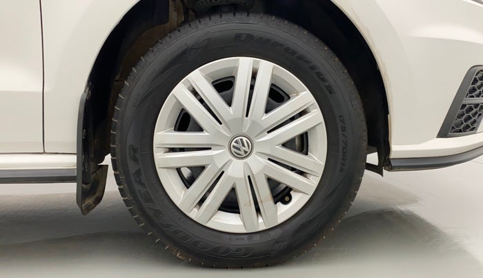 2022 Volkswagen Polo TRENDLINE 1.0L, Petrol, Manual, 35,029 km, Right Front Wheel