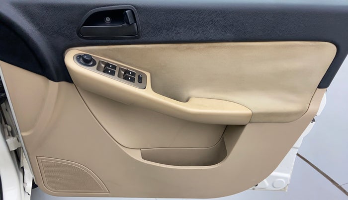 2012 Tata Indica Vista VX QUADRAJET, Diesel, Manual, 59,704 km, Driver Side Door Panels Control