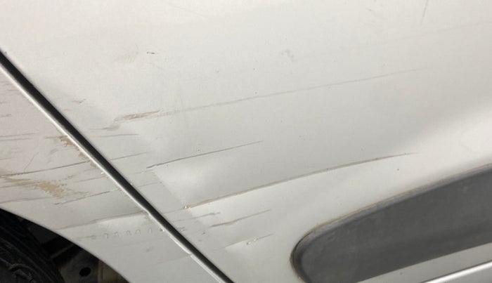 2014 Hyundai Xcent S (O) 1.2, Petrol, Manual, 43,480 km, Right rear door - Minor scratches