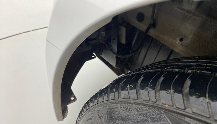2014 Hyundai Xcent S (O) 1.2, Petrol, Manual, 43,480 km, Left fender - Lining loose