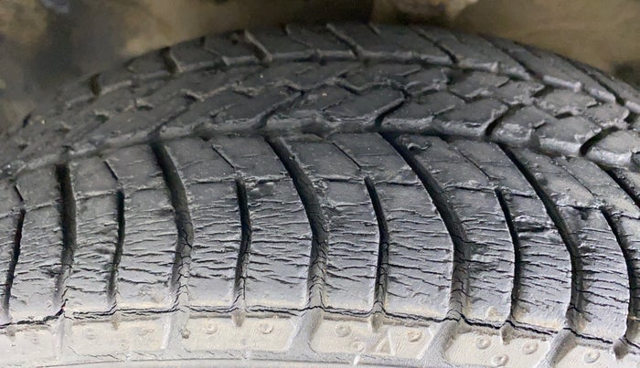 2012 Hyundai Santro Xing GL PLUS, Petrol, Manual, 24,972 km, Left Front Tyre Tread