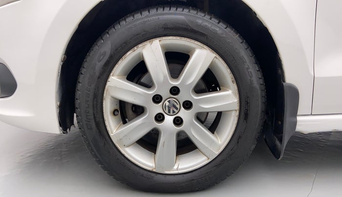 2011 Volkswagen Vento HIGHLINE DIESEL, Diesel, Manual, 1,76,467 km, Left Front Wheel