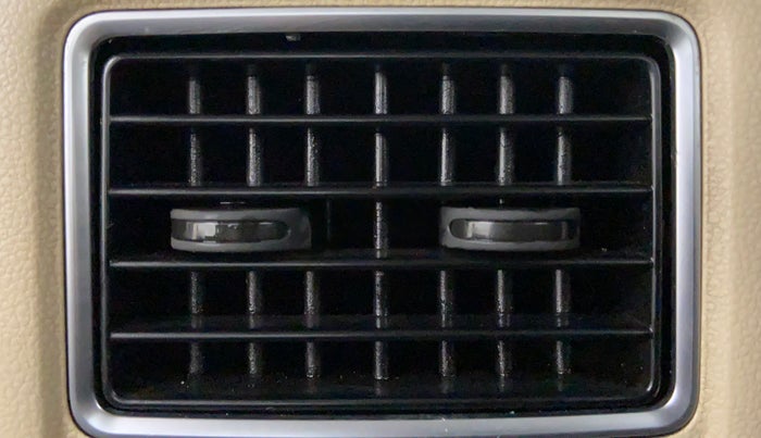 2011 Volkswagen Vento HIGHLINE DIESEL, Diesel, Manual, 1,76,467 km, Rear AC Vents
