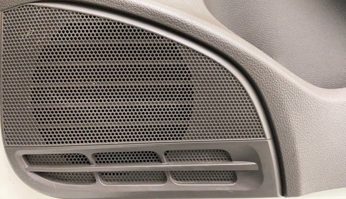 2011 Volkswagen Vento HIGHLINE DIESEL, Diesel, Manual, 1,76,467 km, Speaker