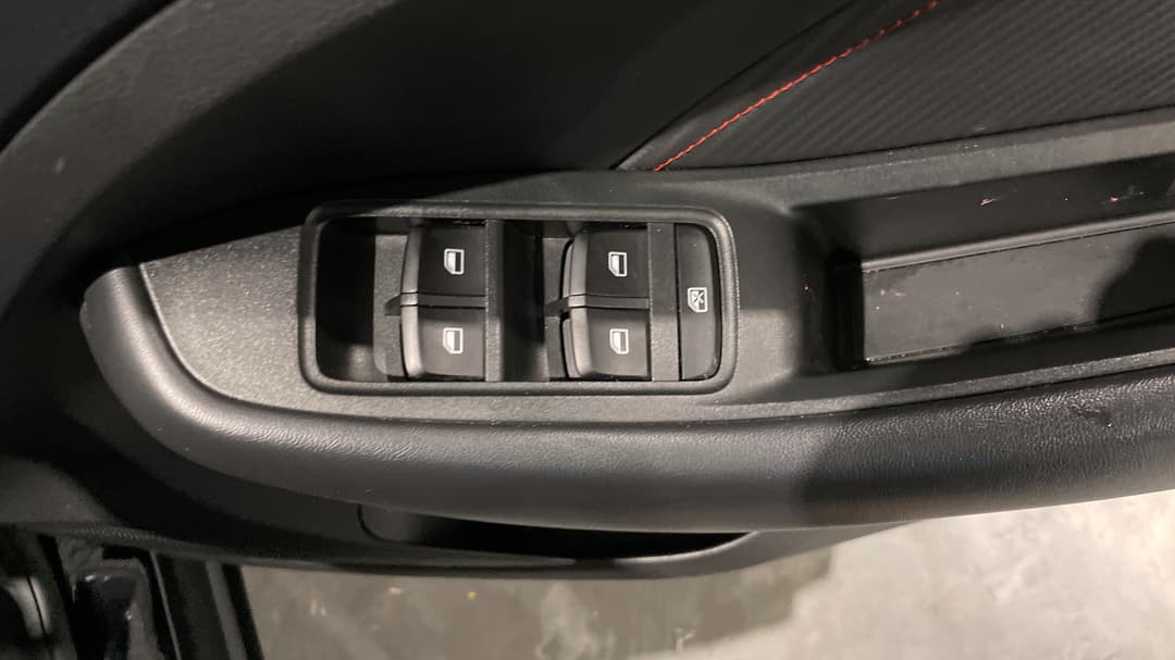 2022 MG Zst Vibe, Automatic, 77900 km, Drivers Side Door Panel Controls