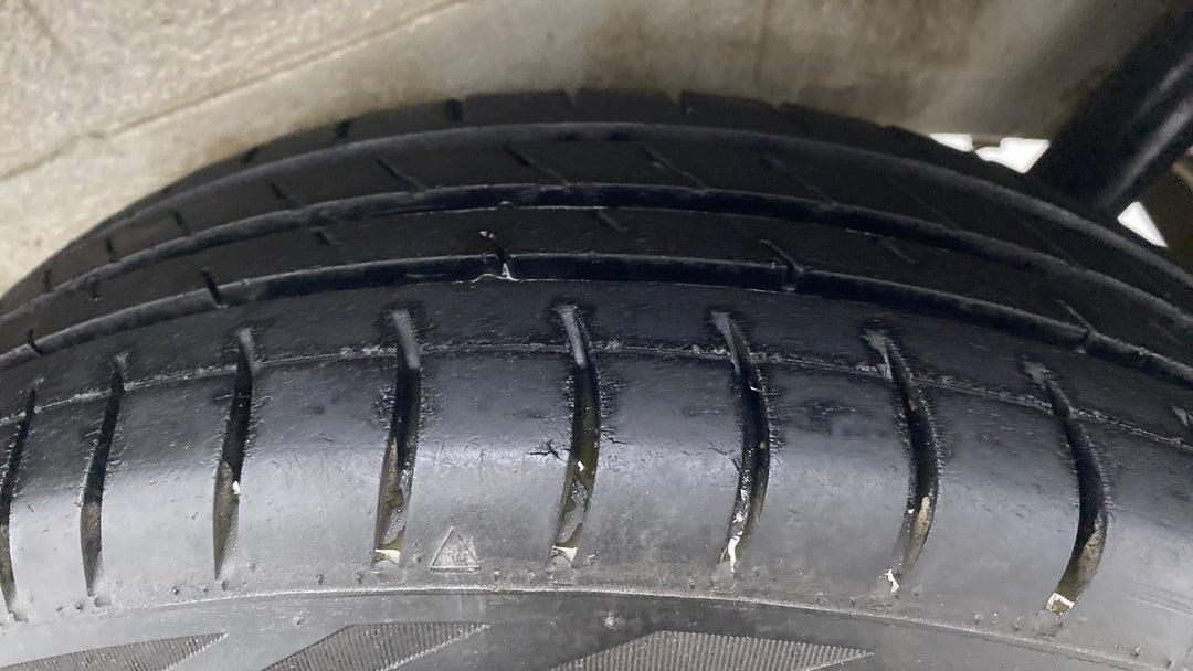 Left Rear Tyre Tread