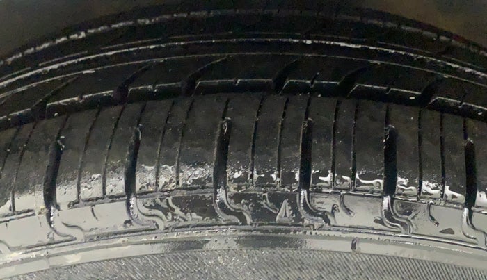 2015 Maruti Celerio ZXI, Petrol, Manual, 40,763 km, Left Front Tyre Tread