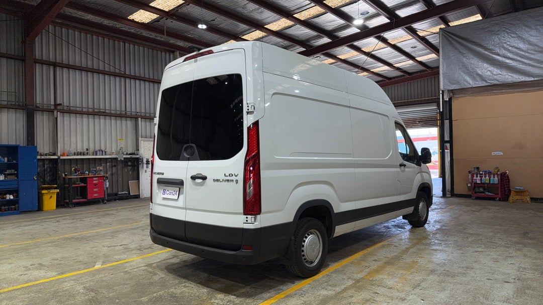 Right Back Diagonal (45- Degree) View