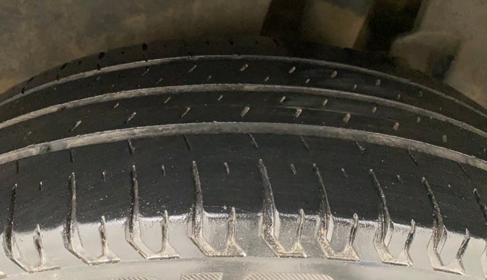 2017 Maruti Dzire VDI AMT, Diesel, Automatic, 56,164 km, Left Rear Tyre Tread