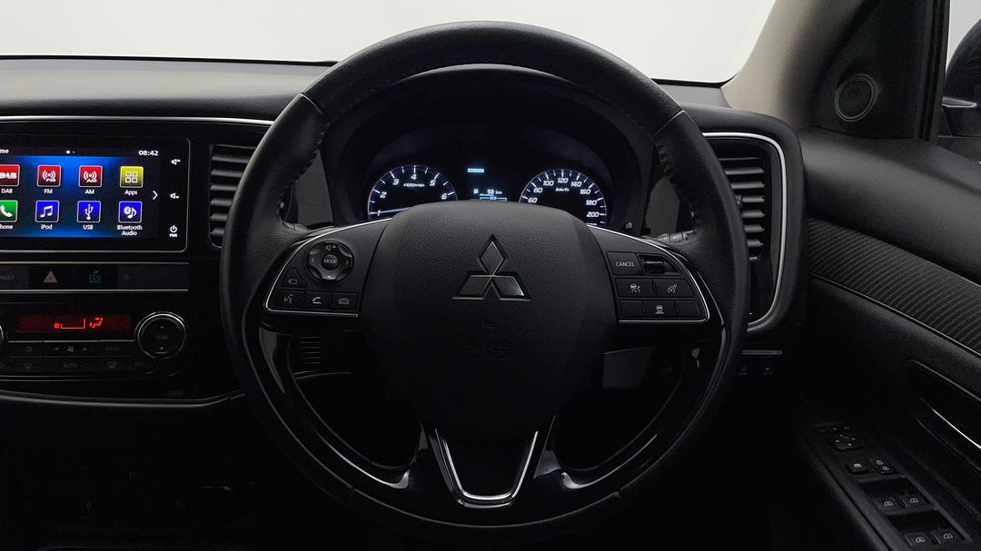 2019 Mitsubishi Outlander Exceed 7 Seat (awd), Automatic, 71473 km, Steering Wheel Close-up