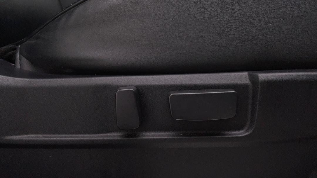 2019 Mitsubishi Outlander Exceed 7 Seat (awd), Automatic, 71473 km, Drivers Side Adjustment Panel