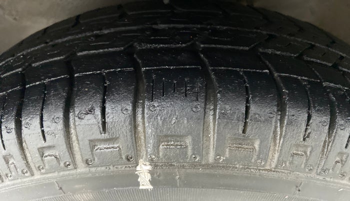 2017 Maruti Alto 800 LXI, Petrol, Manual, 30,027 km, Left Front Tyre Tread