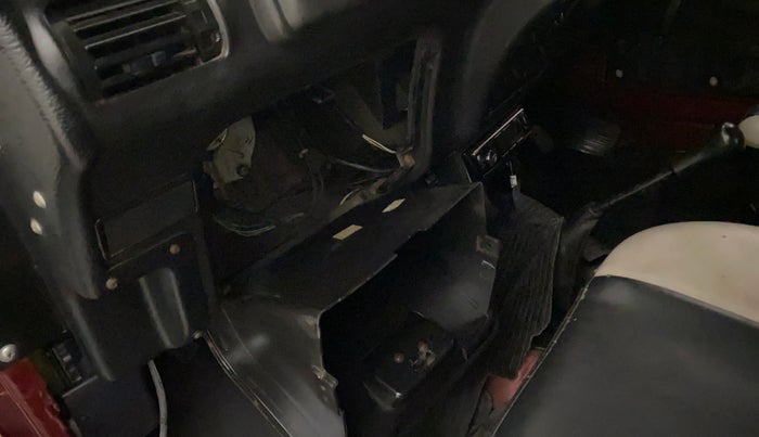 2014 Mahindra Thar CRDE 4X4 AC, Diesel, Manual, 27,874 km, Dashboard - Glove Box cover damage