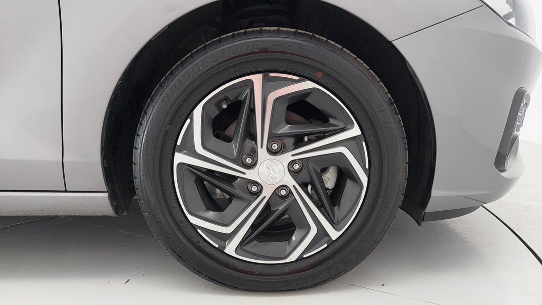 2023 Hyundai i30 i30, Automatic, 74459 km, Right Front Wheel