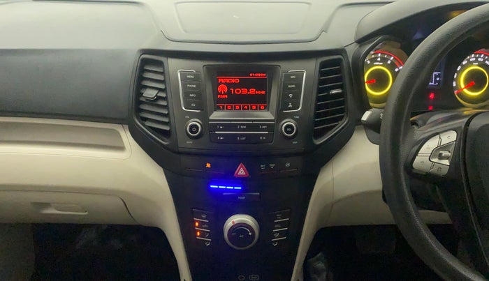 2021 Mahindra XUV300 W6 1.2 PETROL AMT, Petrol, Automatic, 17,985 km, Air Conditioner