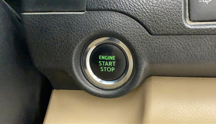 2012 Toyota Camry 2.5L AT, Petrol, Automatic, 1,10,751 km, Keyless Start/ Stop Button