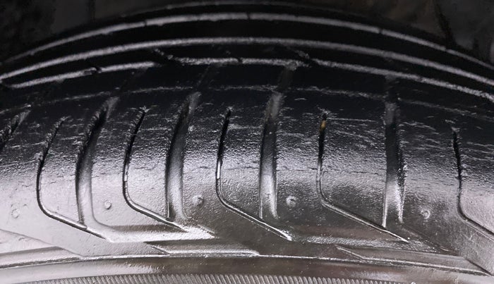 2018 Maruti S Cross ALPHA 1.3, Diesel, Manual, 46,621 km, Right Front Tyre Tread