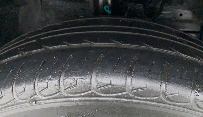 2016 Maruti Vitara Brezza VDI, Diesel, Manual, 76,077 km, Right Front Tyre Tread