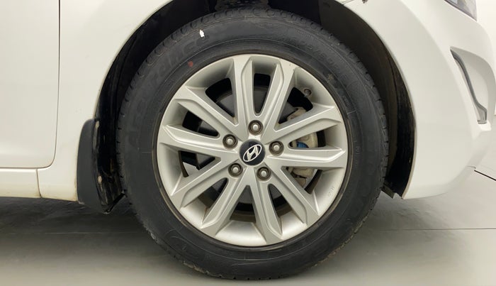 2015 Hyundai New Elantra SX 1.8 MT, Petrol, Manual, 93,946 km, Right Front Wheel
