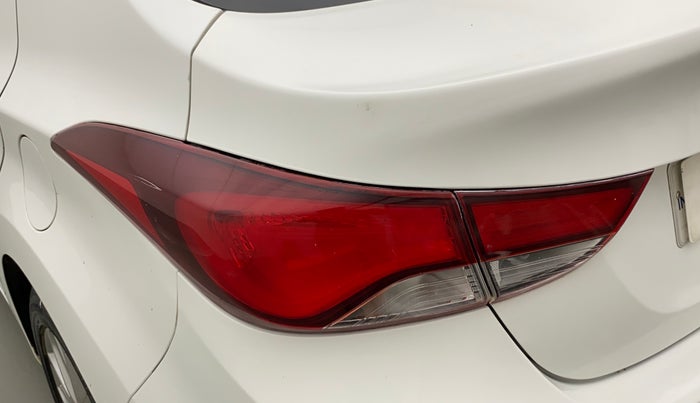 2015 Hyundai New Elantra SX 1.8 MT, Petrol, Manual, 93,946 km, Left tail light - Minor scratches
