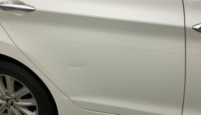 2015 Hyundai New Elantra SX 1.8 MT, Petrol, Manual, 93,946 km, Right rear door - Minor scratches