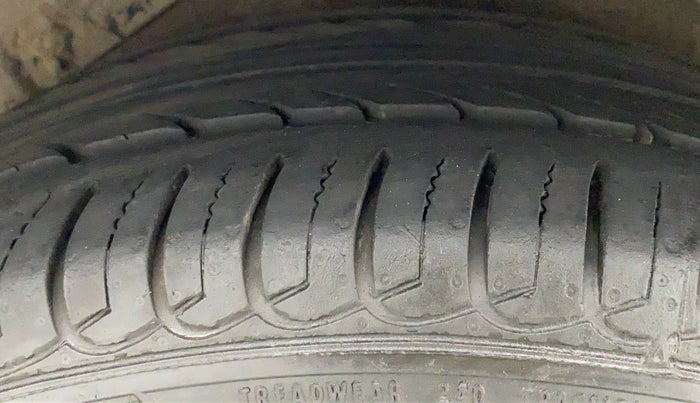 2015 Hyundai New Elantra SX 1.8 MT, Petrol, Manual, 93,946 km, Right Rear Tyre Tread