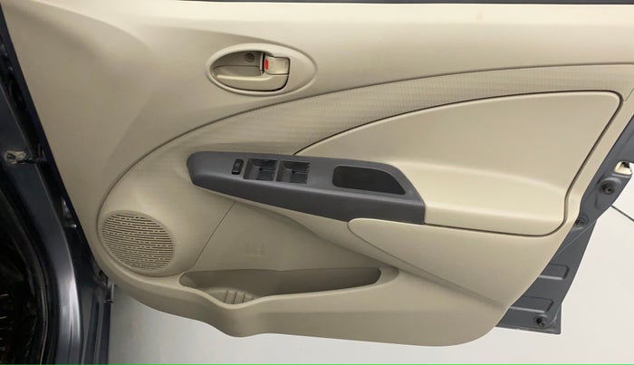 2014 Toyota Etios Liva D 4D GD, Diesel, Manual, 76,975 km, Driver Side Door Panels Control
