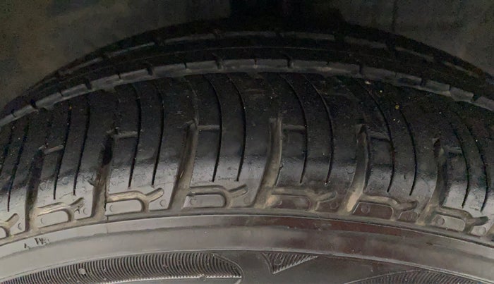 2014 Toyota Etios Liva D 4D GD, Diesel, Manual, 76,975 km, Right Front Tyre Tread